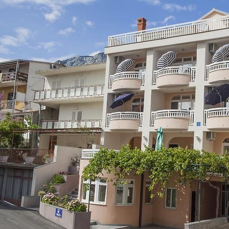Apartments Kovac Макарска Экстерьер фото