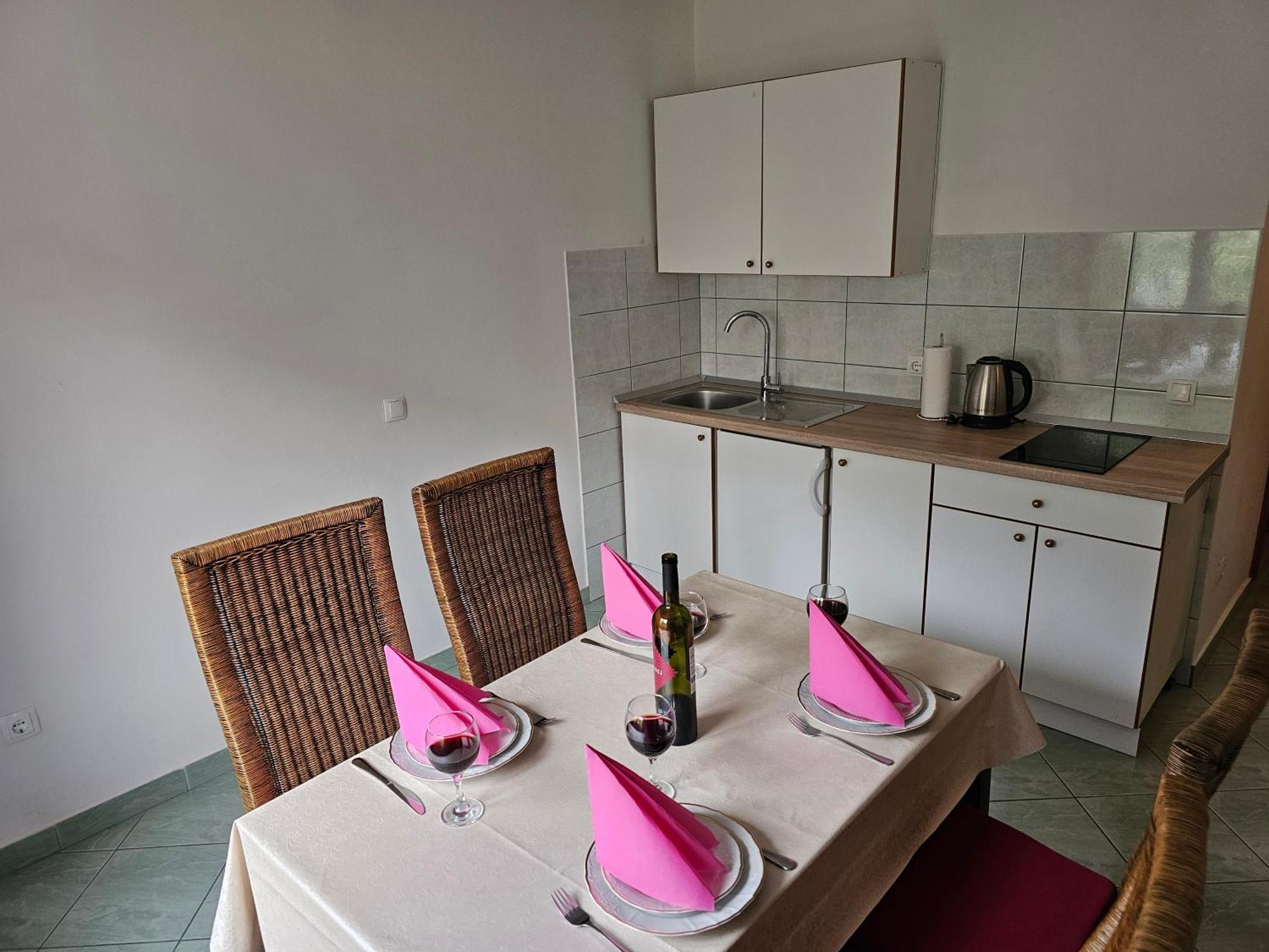 Apartments Kovac Макарска Номер фото